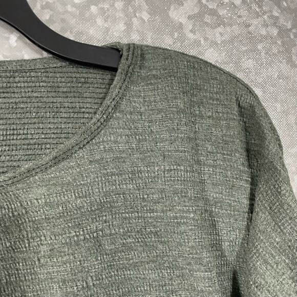 Max Studio Women's Gray Ruched Sleeve Knit Top - Size Medium - Classic Casual - Picture 2 of 6